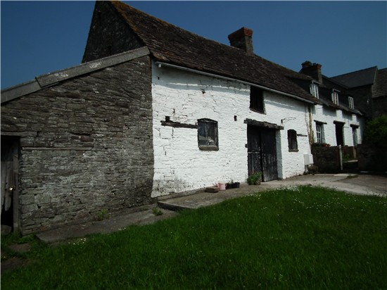 Extension to a listed building in Llanfihangel Talyllyn - front elevation